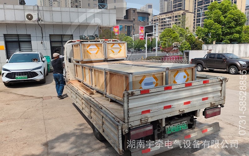 一批ZQ-21直流牽引電機裝車發(fā)往海外