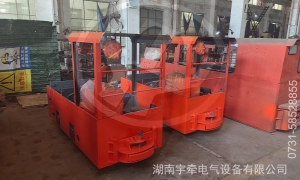 2.5噸蓄電池湘潭電機車裝車發(fā)貨