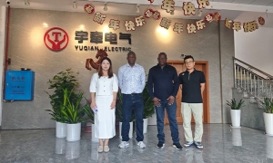 海外煤礦客戶(hù)到訪(fǎng)湘潭礦用電機(jī)車(chē)廠(chǎng)家